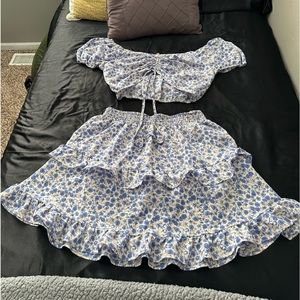 NEW Blue and White floral crop top with skirt set